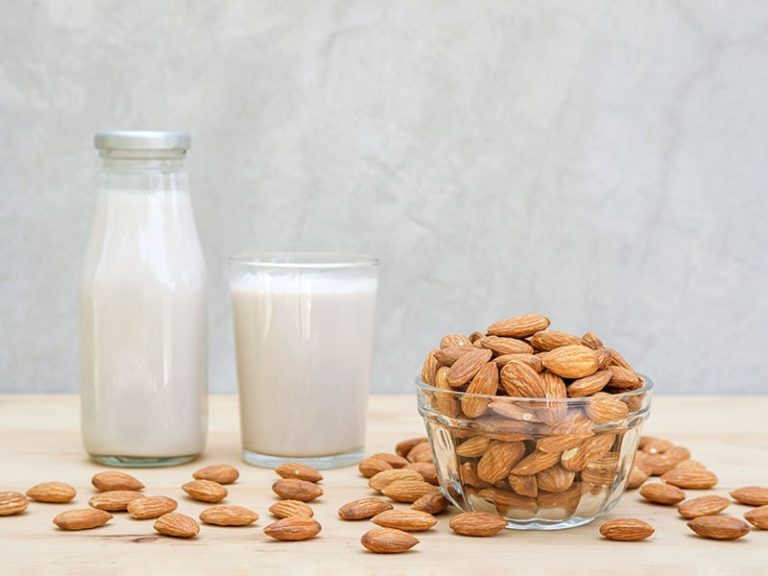 ALMOND MILK: DAIRY-FREE FOR VEGETARIAN